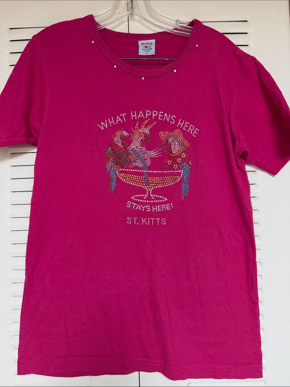 Source Unknown Magenta Rhinestone Parrot Tee